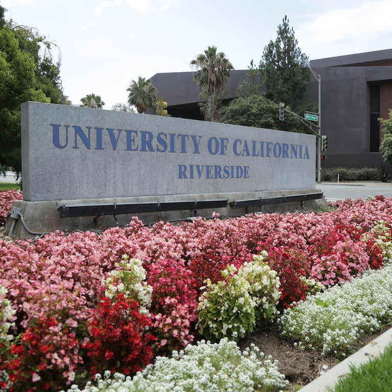The University of California Riverside sign on University Ave