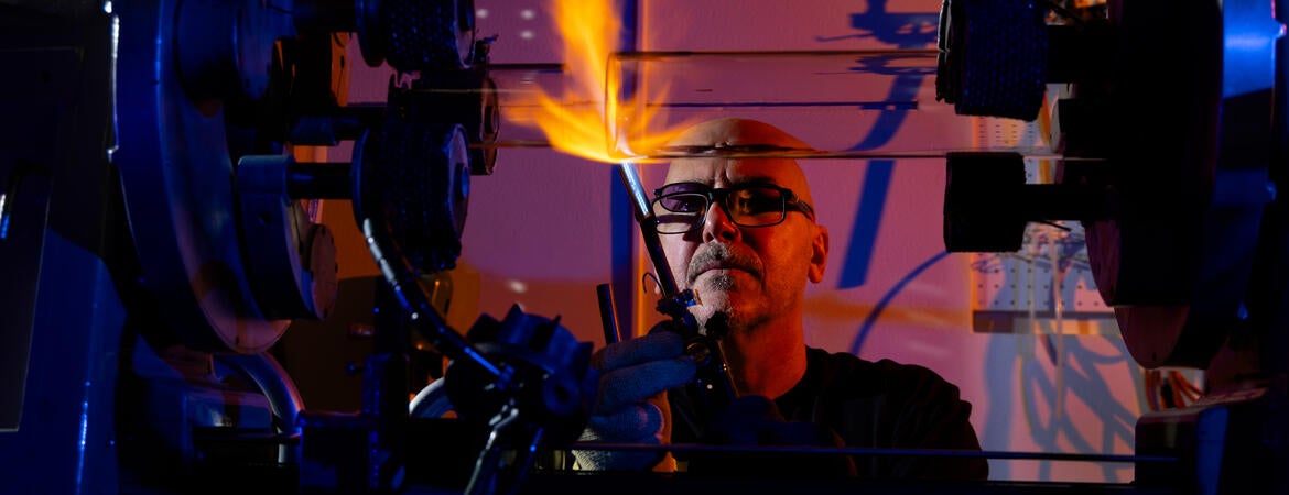 Glassblower Stephen Lepore at work