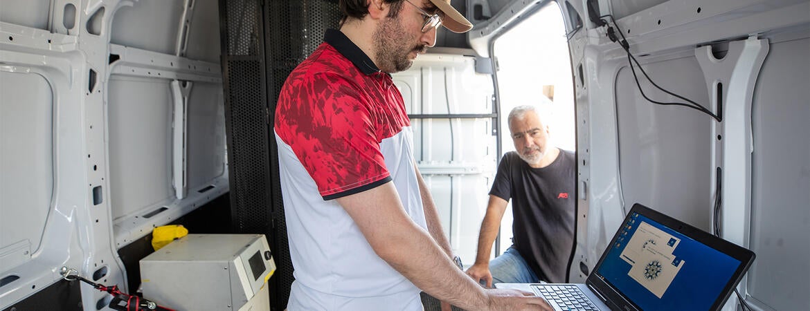 Hydrogen fuel van emission testing