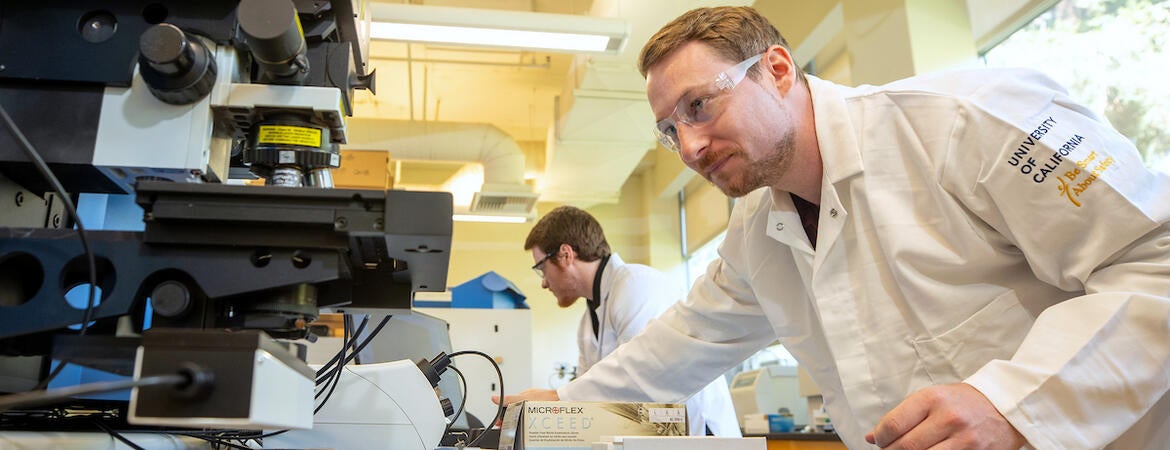 Fabian Klenner and his Raman Spectrometer
