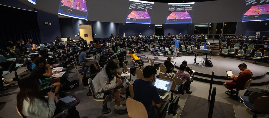 Round lecture hall