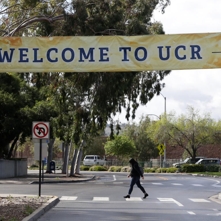 Welcome to UCR sign