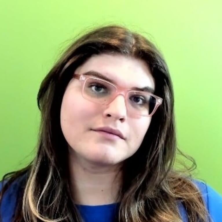 Portrait photo of Sara Hovda.