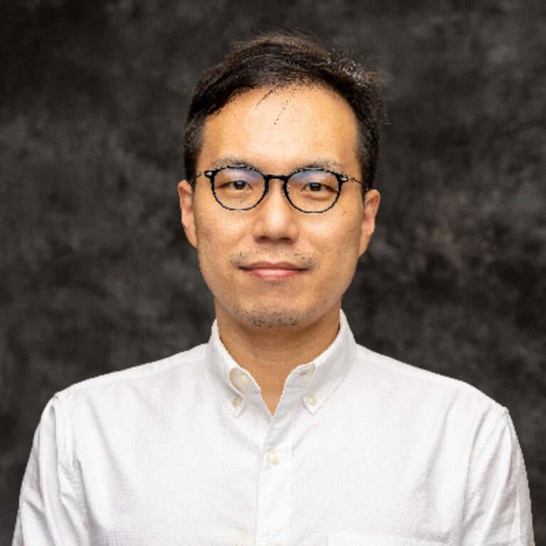 Portrait photo of Xiao Chen.