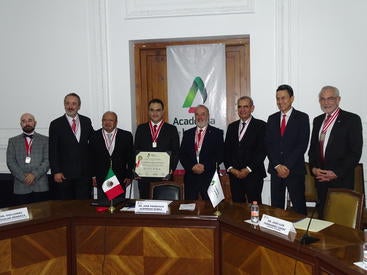 Guillermo Aguilar (center) with members of the Mexican National Academy of Engineering