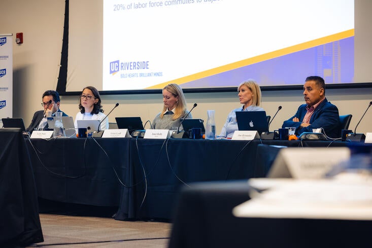 Regents Regents meet at UCR